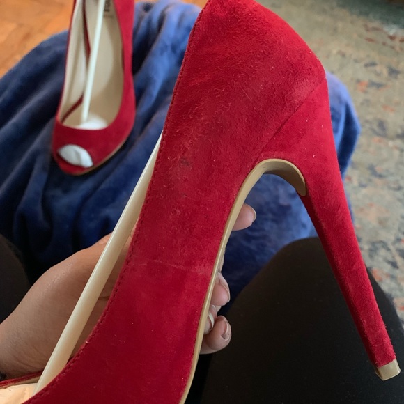 Shoes - Picture 4 of 8